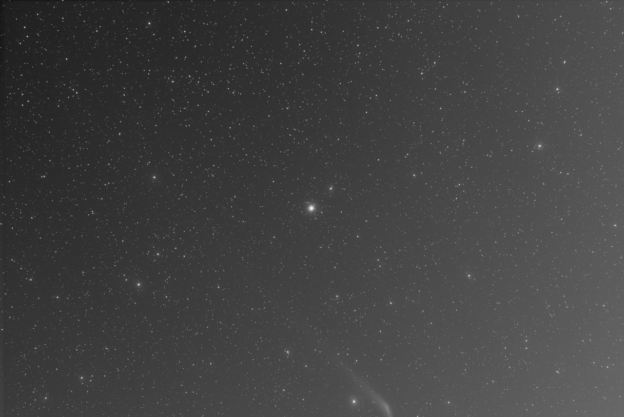 Comet C2021 A1 Leonard with M3 - R