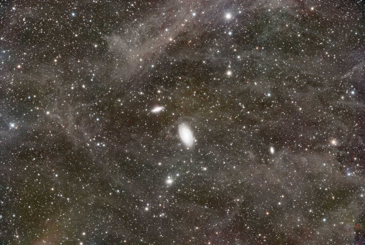 Volcano Nebula and M81 M82 Panel 3 RGB R 82x180s G 59x180s B 114x180s SCC DBE DeepSNR HT jpg