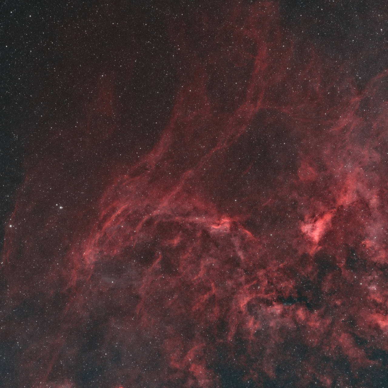 Cygnus near DWB111 HOO Ha 2x360s Ha 20x900s Oiii 8x720s ESD QuickEdit jpg